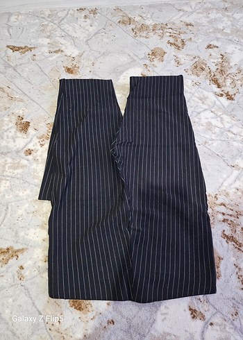 Siyah Çizgili Pileli Kadın Kumaş Pantolon - Görsel 5