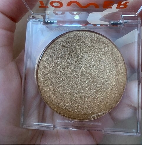 Beden Tower 28 cream bronzer