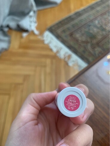 Diğer Glossier lipstick