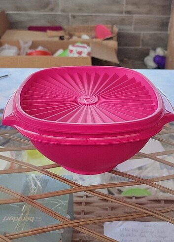  Beden Tupperware Yıldız Saklama Kabı 1,5 Lt Fuşya 