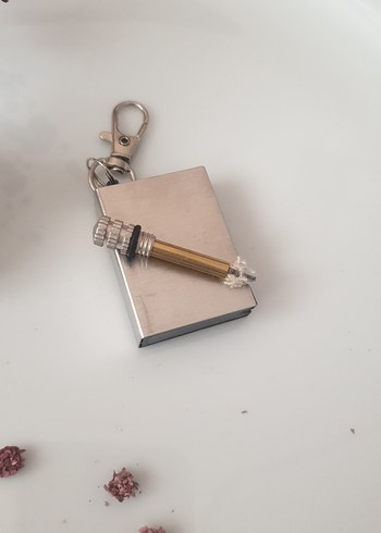 Altın Renk Minimalist Erkek Anahtarlık cakmak