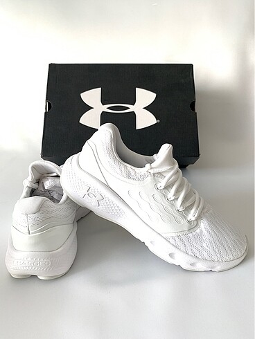 Under Armour Charged Vantage (37,5)