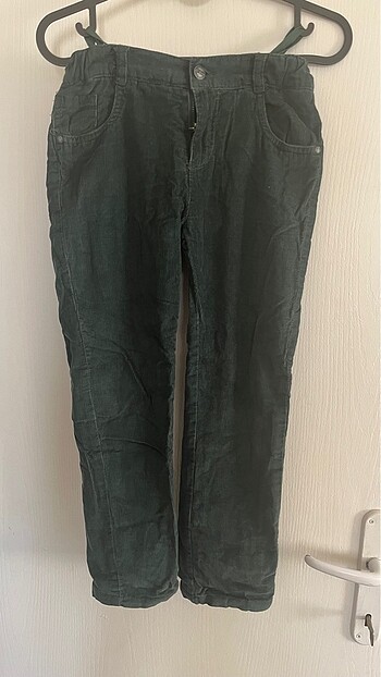 7 Yaş Beden yeşil Renk LCW astarlı fitili kadife pantolon