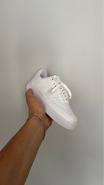 Nike court low