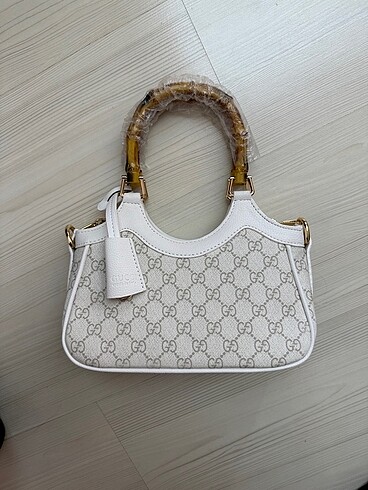 Gucci Askılı bambu saplı omuz ve el çantası