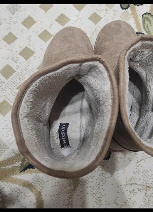 UGG bot