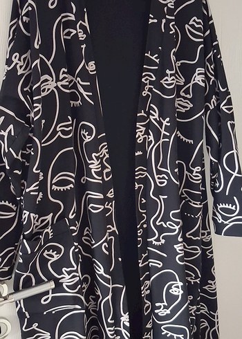 Uzun Siyah Desenli Kadın Kimono - Görsel 3