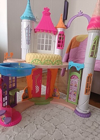  Beden Barbie evi 