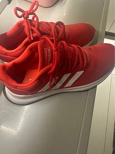 42 Beden Adidas erkek ayakkabı