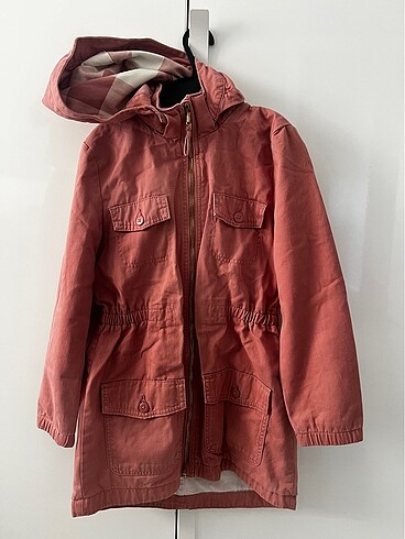 H&M kapüşonlu parka 8-9 yaş.