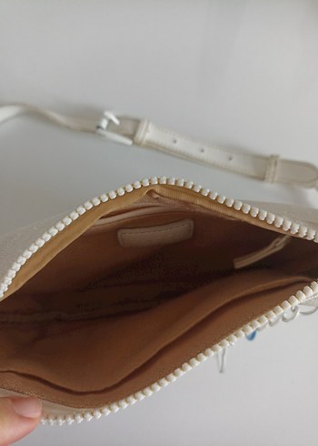 orjinal Vakko Beyaz Zincir Detaylı Deri Kadın Çapraz Çanta - Görsel 2