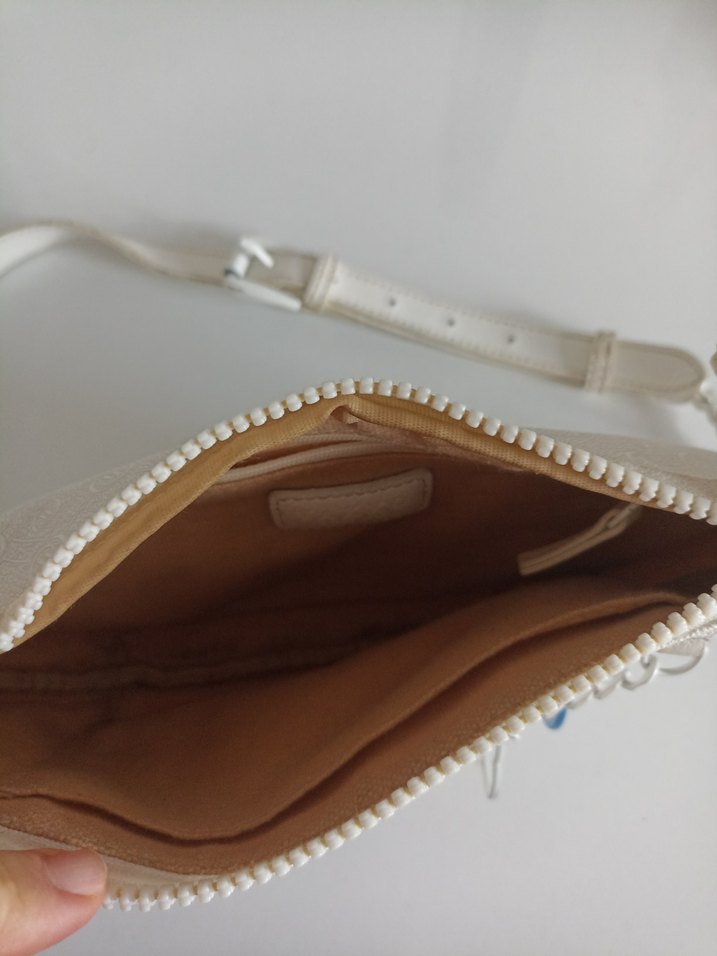 orjinal Vakko Beyaz Zincir Detaylı Deri Kadın Çapraz Çanta - Görsel 2