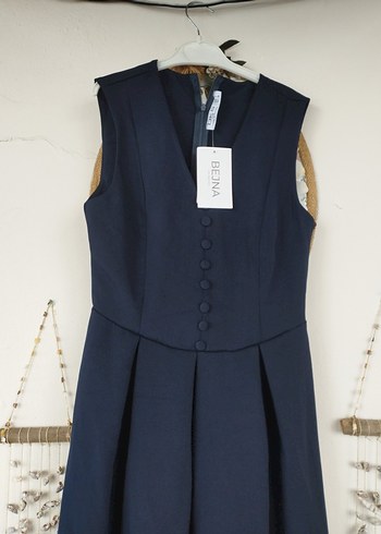 Düğmeli Lacivert Uzun Kolsuz Elbise - Görsel 3