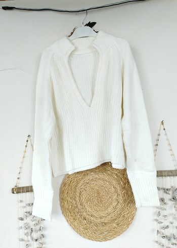 Beyaz V Yaka Örgü Kadın Kazak - Görsel 2