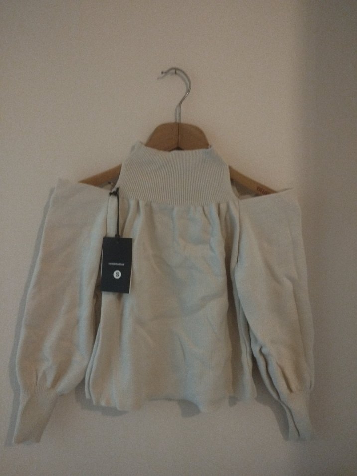 Bej Yüksek Yakalı Örgü Kadın Kazak - Görsel 2