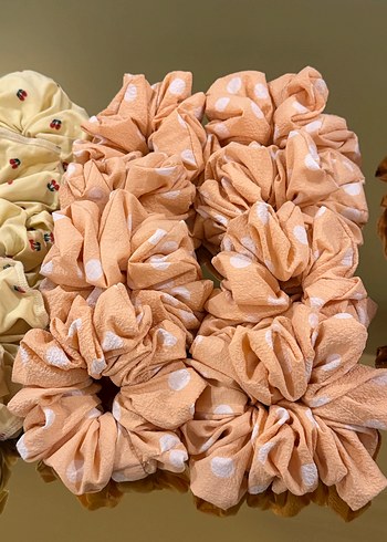 Kadın renkli  Fırfırlı Saç Tokası - Görsel 3