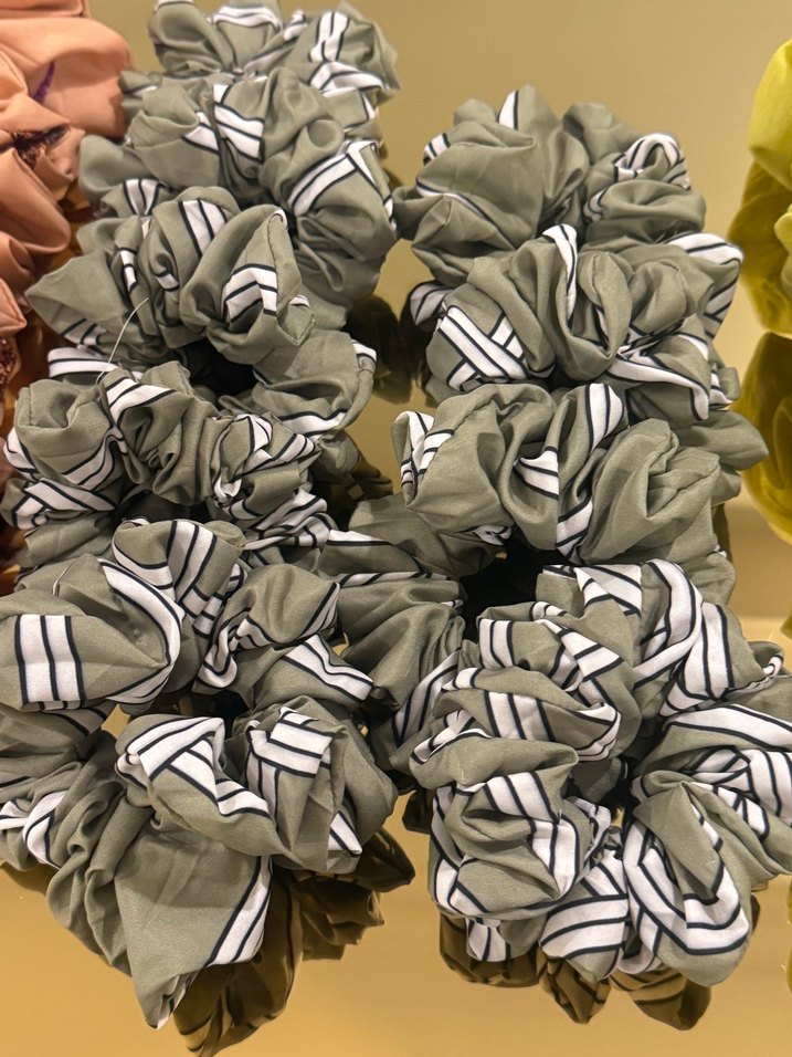 Kadın renkli  Fırfırlı Saç Tokası - Görsel 2