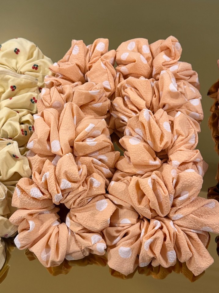 Kadın renkli  Fırfırlı Saç Tokası - Görsel 3