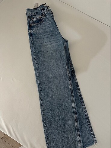 32 Beden Stradivarius Straight Jean