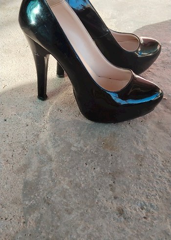 Parlak Siyah Rugan Abiye Topuklu Kadın Ayakkabı - Görsel 2