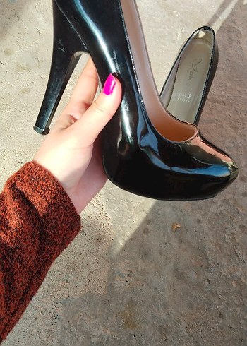 Parlak Siyah Rugan Stiletto Topuklu Kadın Ayakkabı - Görsel 7