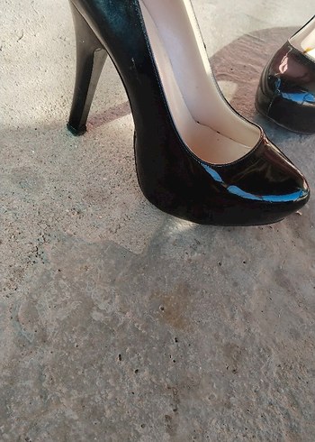 Parlak Siyah Rugan Stiletto Topuklu Kadın Ayakkabı - Görsel 6