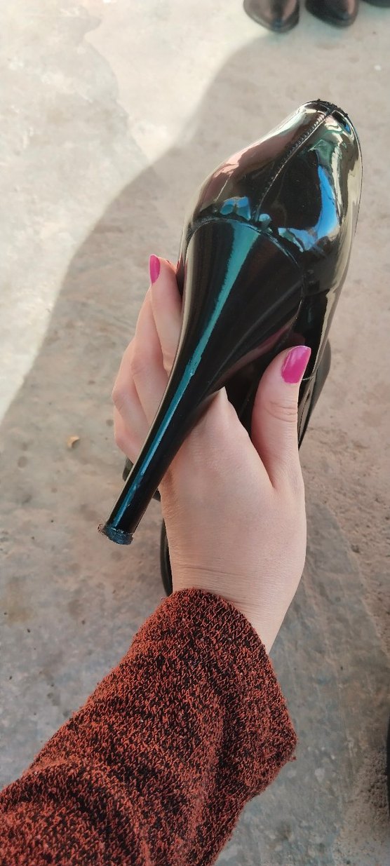 Parlak Siyah Rugan Stiletto Topuklu Kadın Ayakkabı - Görsel 2