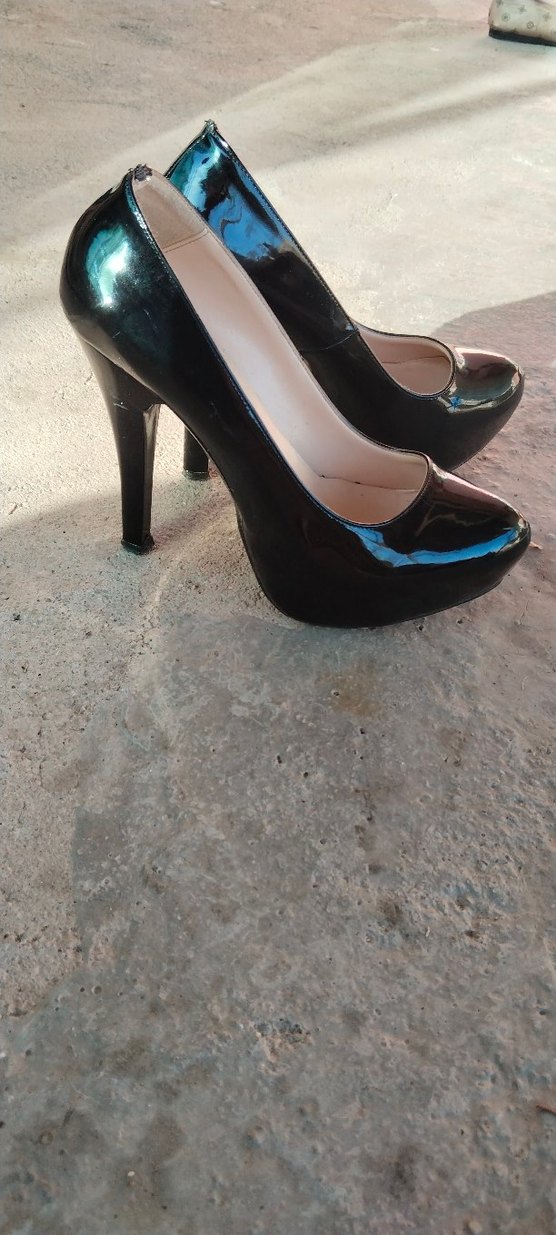 Parlak Siyah Rugan Topuklu Ayakkabı - Görsel 2