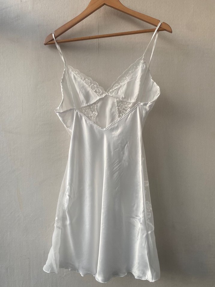 Beyaz Dantel Detaylı Midi Gecelik - Görsel 3