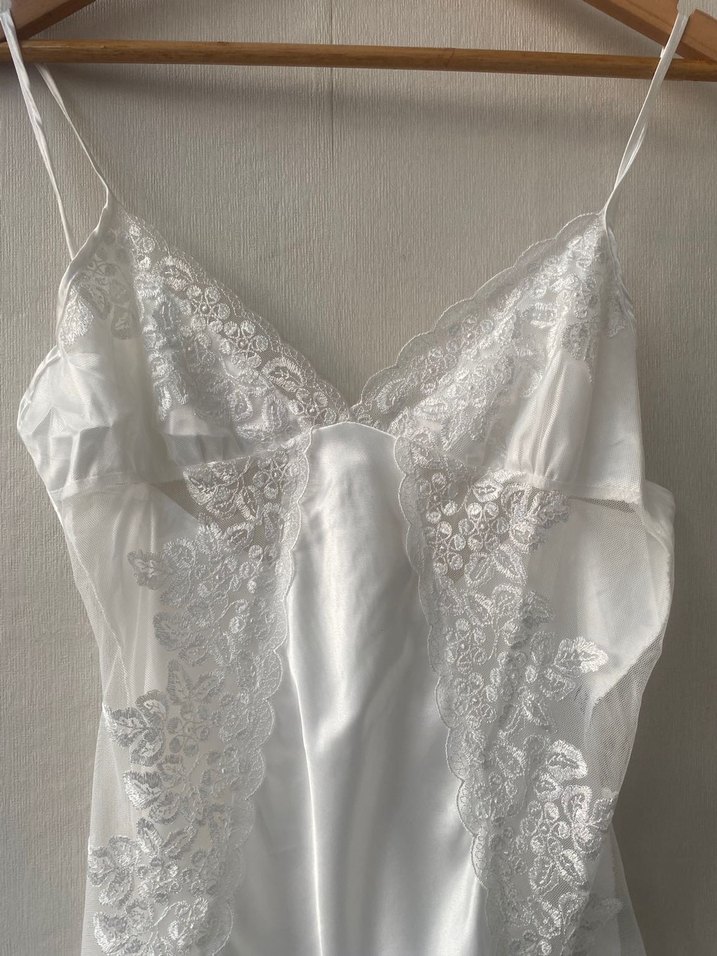 Beyaz Dantel Detaylı Askılı Midi Gecelik - Görsel 5