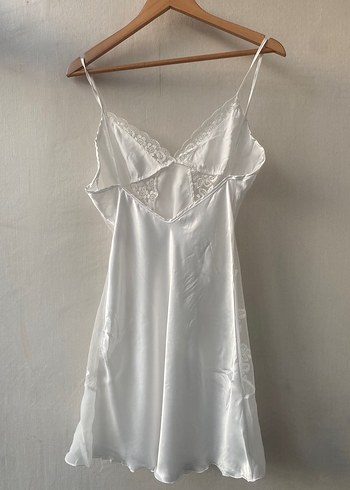 İnce Askılı Beyaz Midi Gecelik - Görsel 3