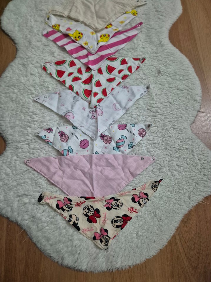 Nakışlı Çok Renkli Bebek Önlükleri - Görsel 3