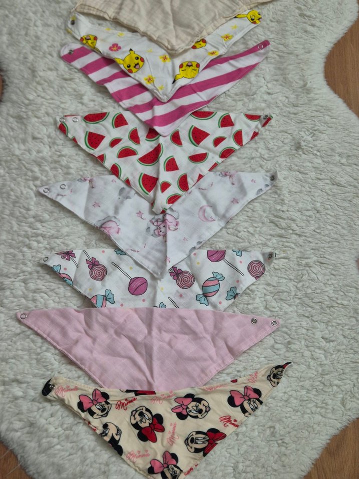 Nakışlı Çok Renkli Bebek Önlükleri - Görsel 4