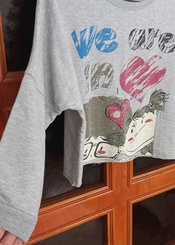 s Beden zara s beden gri sweatshirt kısa model