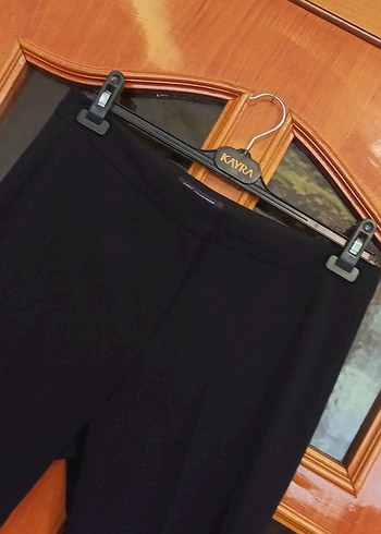 l Beden marksandspencer 40 beden siyah kumaş pantolon cepsiz modeldir