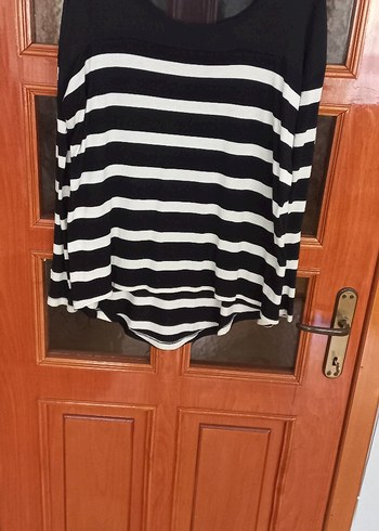 m Beden Siyah Beyaz Çizgili polo garage 2 beden triko bluz