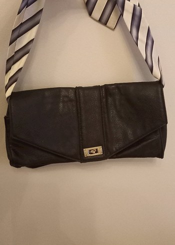 Klasik Siyah Deri Tokalı Kadın Çanta - Görsel 5