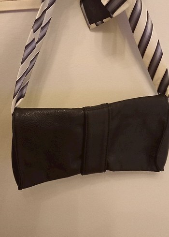 Klasik Siyah Deri Tokalı Kadın Çanta - Görsel 6