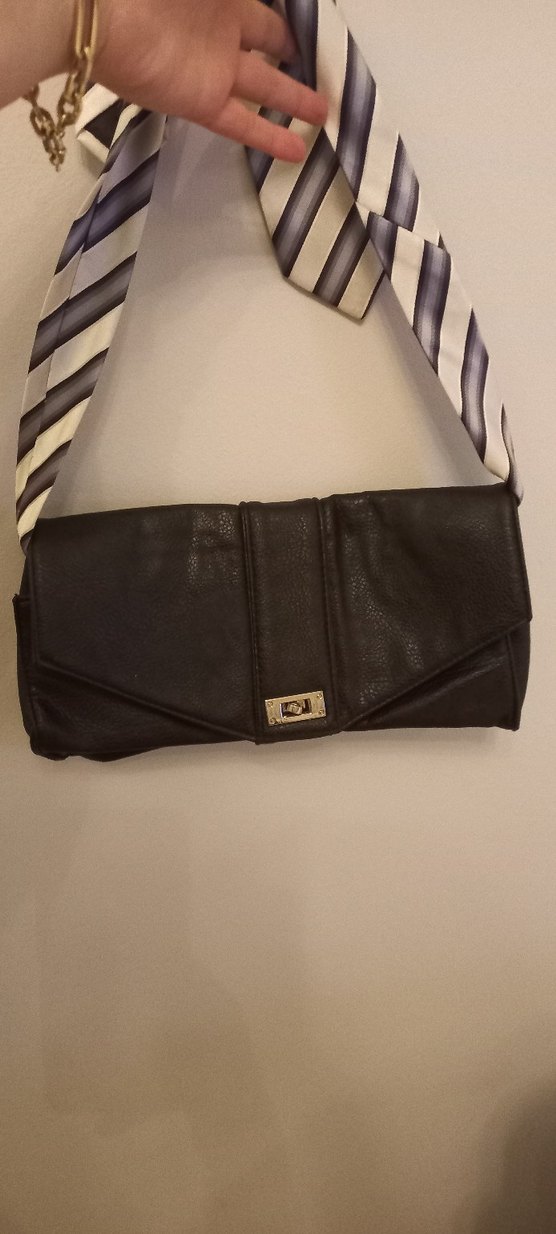 Klasik Siyah Deri Tokalı Kadın Çanta - Görsel 5