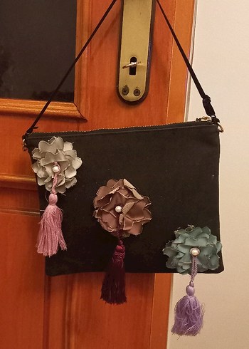 Püsküllü Siyah Süet Çiçekli Bohem Kadın Çanta - Görsel 2