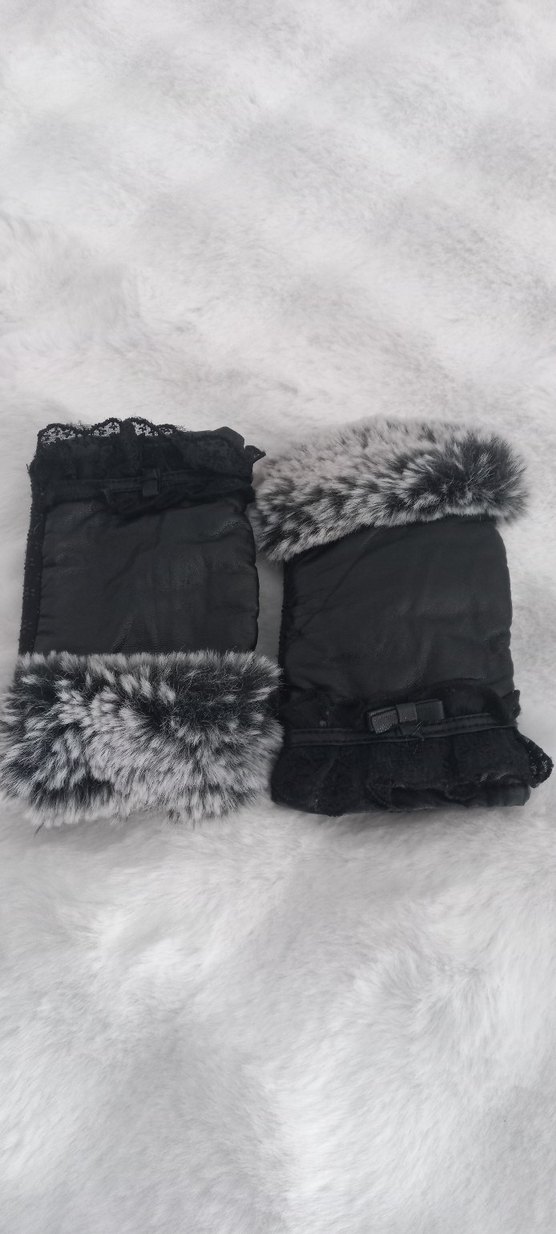 Gri Kürklü Siyah Deri Kadın Eldiven victorian dantel detay - Görsel 3