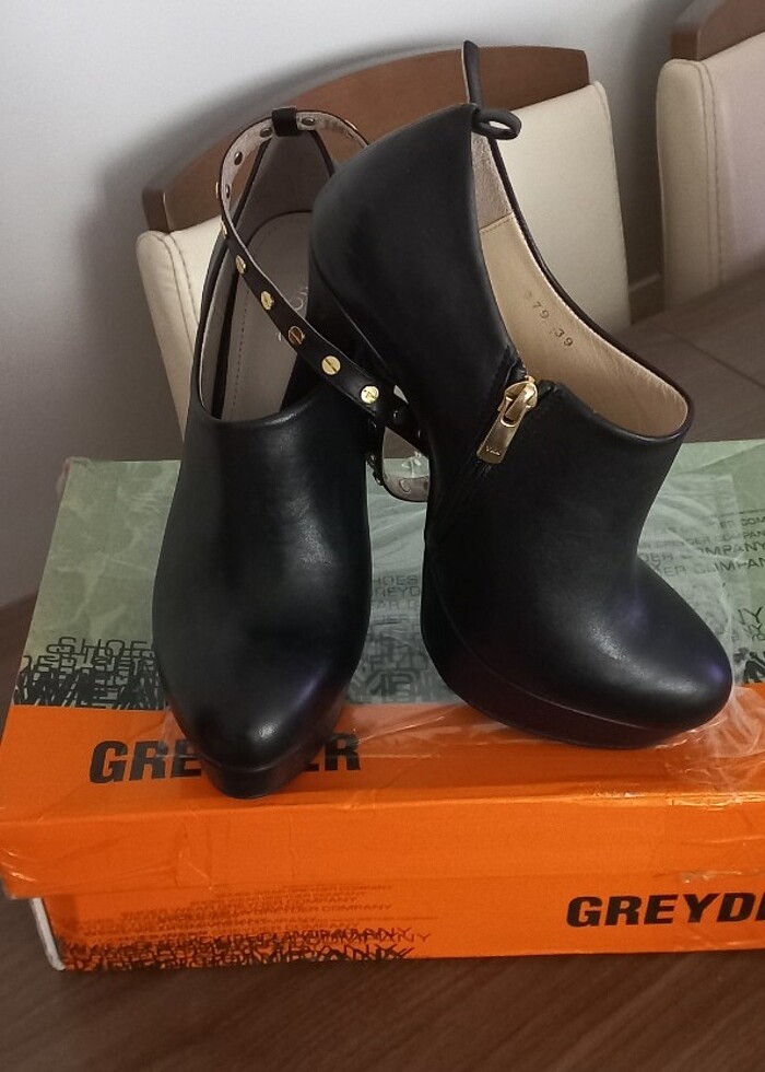 Hotiç siyah deri 39 numara yüksek topuk çok şık bot - Görsel 4