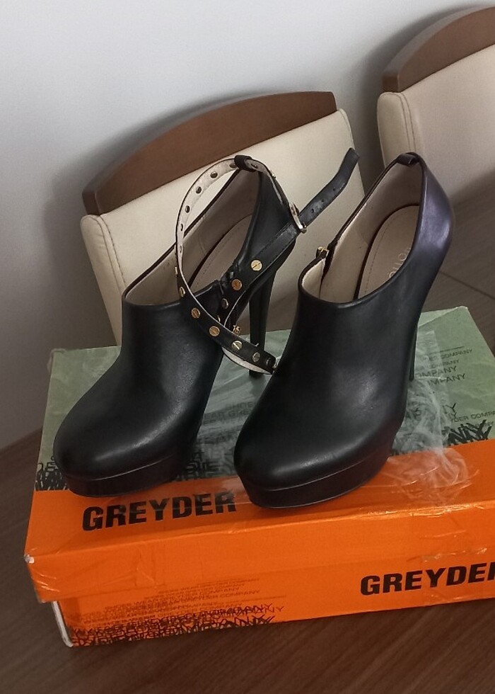 Hotiç siyah deri 39 numara yüksek topuk çok şık bot - Görsel 3