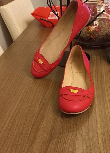 Orjinal fendi kırmızı renk babet - Görsel 4