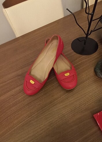 Orjinal fendi kırmızı renk babet - Görsel 8