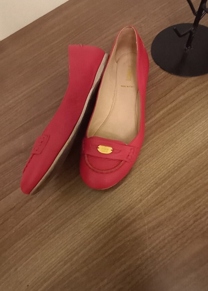 Orjinal fendi kırmızı renk babet - Görsel 2