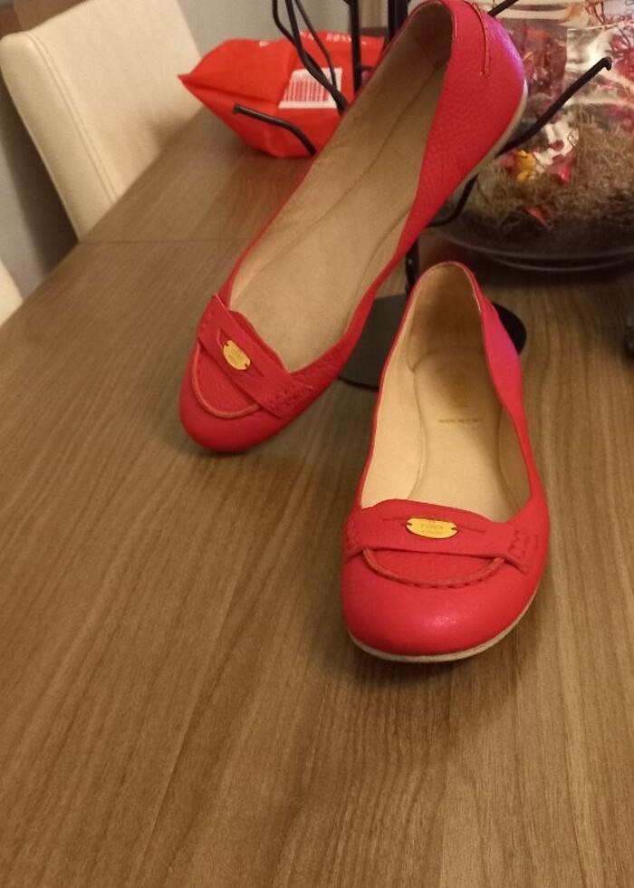 Orjinal fendi kırmızı renk babet - Görsel 4