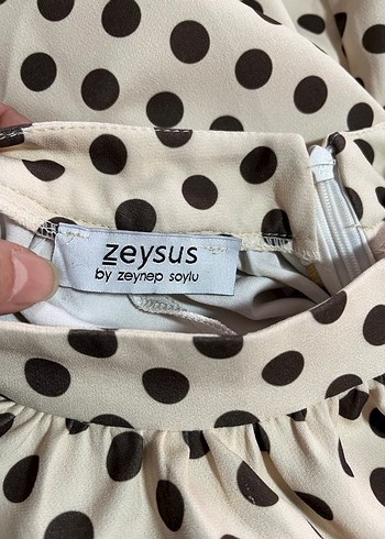 Uzun Kollu Bej Puantiyeli Uzun Elbise - Görsel 4