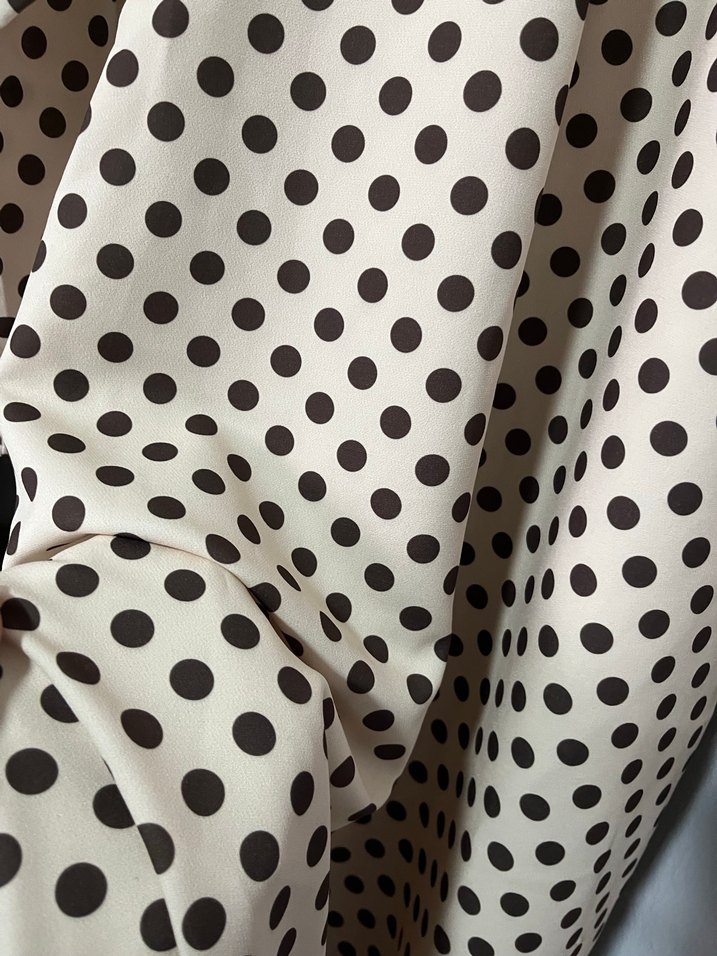 Uzun Kollu Bej Puantiyeli Uzun Elbise - Görsel 5