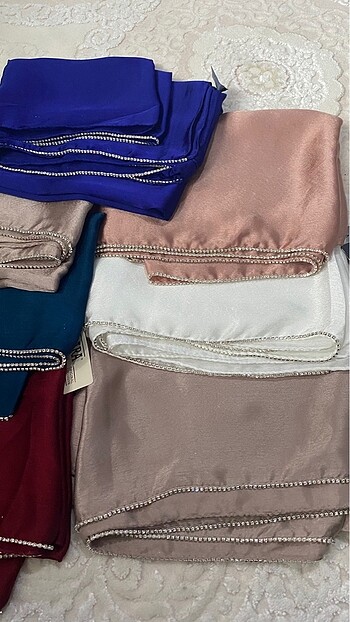 Gucci Abiyelik taşlı janjan şal
